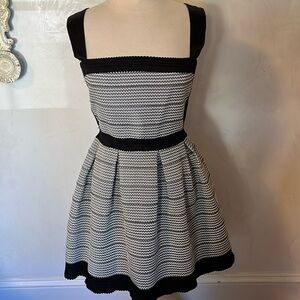 Alya Black & White Zig Zag up & down Striped Fit Flare Dress satin straps Size L